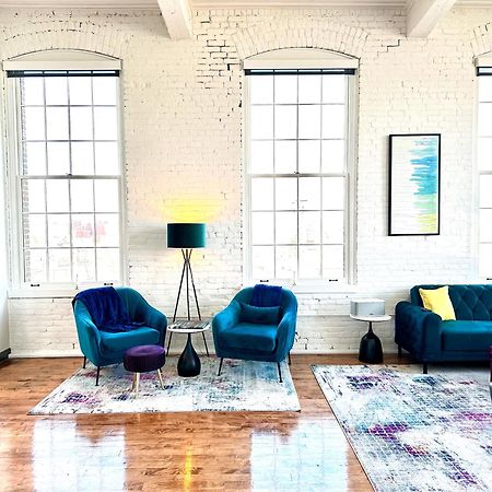 Penthouse: Casa Colore Utica Exterior foto